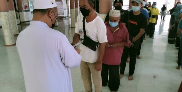 Pengagihan sumbangan dana PPZ MAIWP melalui Skim Wakalah Zakat Perniagaan
